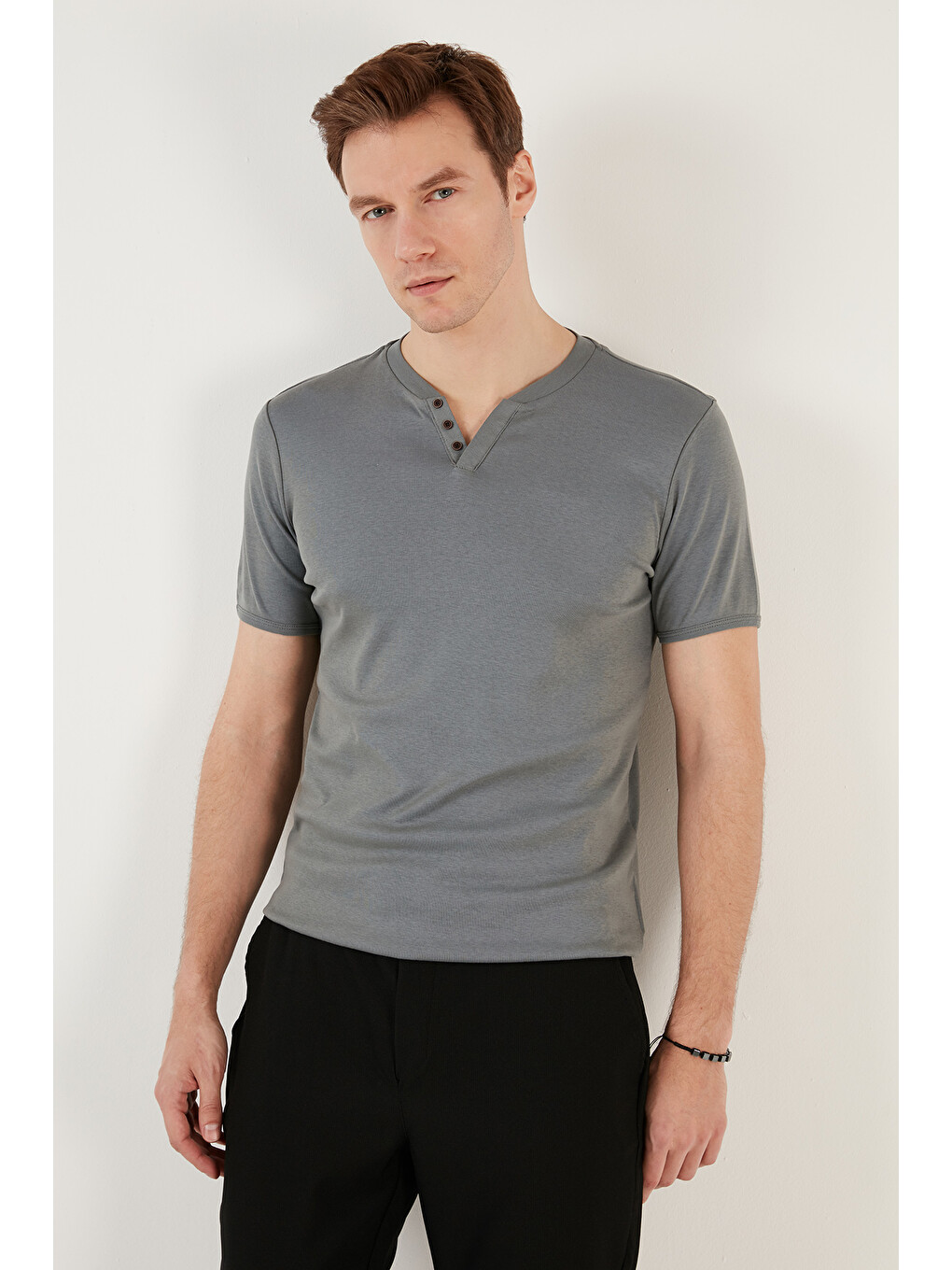 Haki % 100 Pamuklu V Yaka Slim Fit Erkek T Shirt 5902122-2
