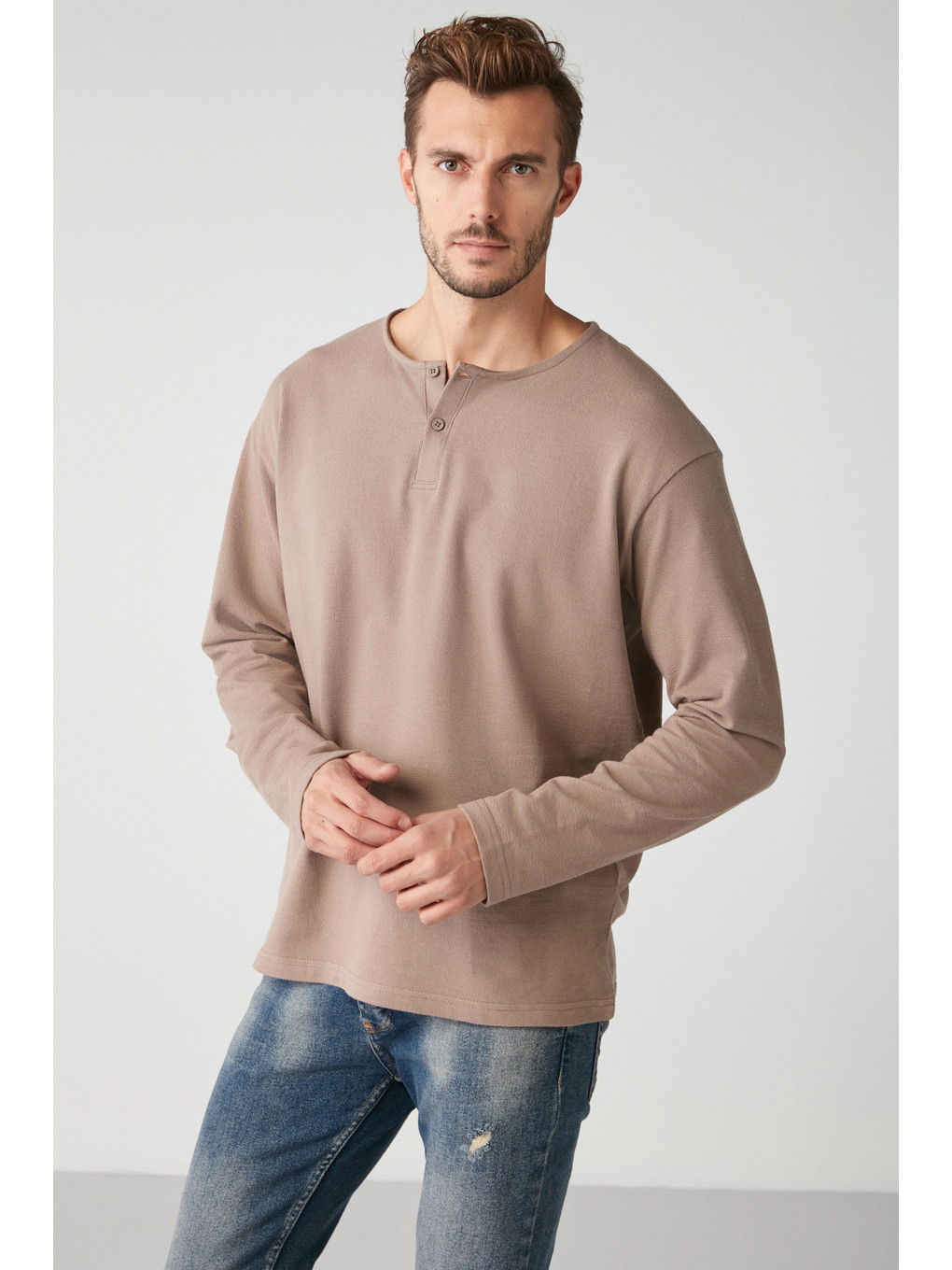 Bej Lorenzo Erkek Özel Rustik Dokulu %100 Organik Pamuk Düğme Detaylı Regular Vizon Sweatshirt-2