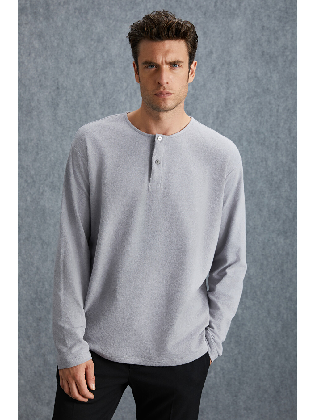 Lorenzo Erkek Özel Rustik Dokulu %100 Organik Pamuk Düğme Detaylı Regular Açık Gri Sweatshirt