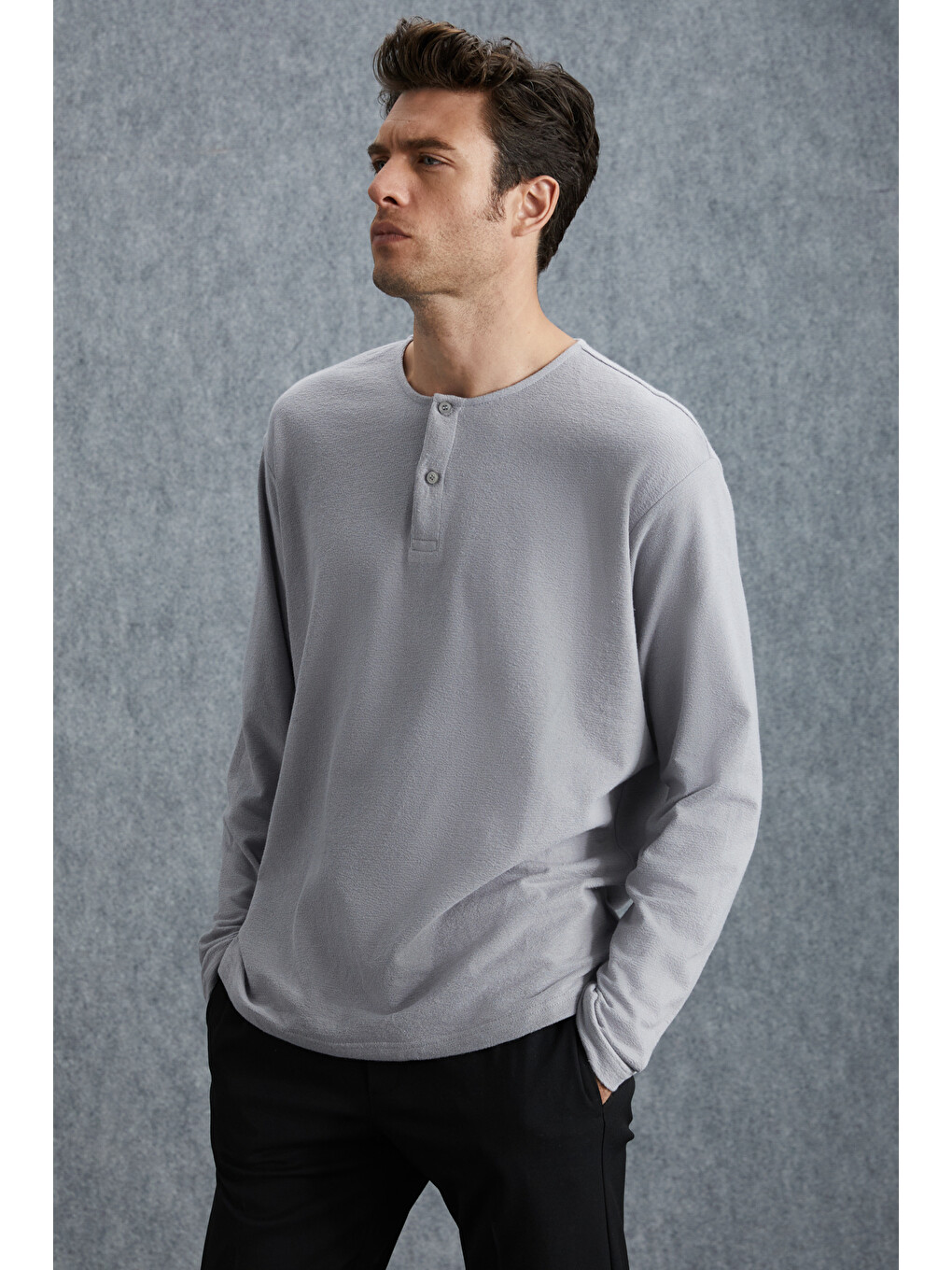 Lorenzo Erkek Özel Rustik Dokulu %100 Organik Pamuk Düğme Detaylı Regular Açık Gri Sweatshirt-1
