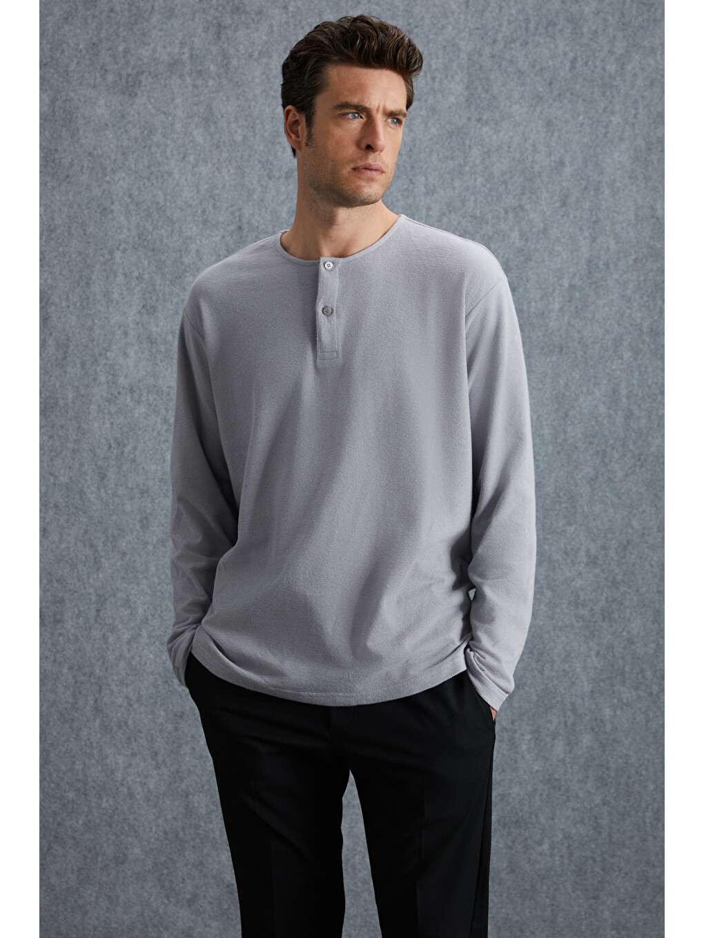 Lorenzo Erkek Özel Rustik Dokulu %100 Organik Pamuk Düğme Detaylı Regular Açık Gri Sweatshirt-2