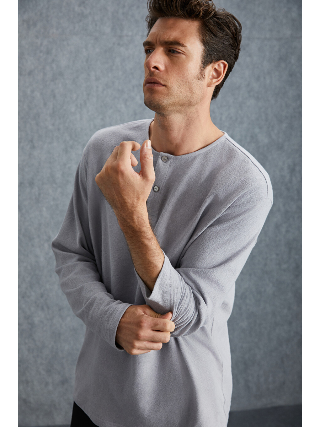 Lorenzo Erkek Özel Rustik Dokulu %100 Organik Pamuk Düğme Detaylı Regular Açık Gri Sweatshirt-3