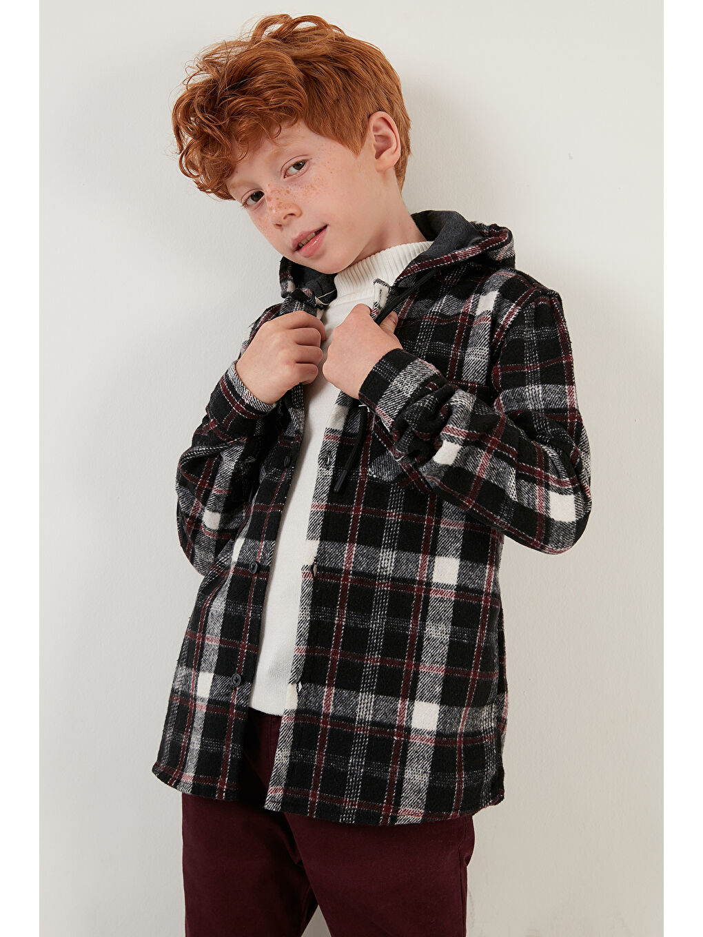 Siyah Kapüşonlu Cepli Ekoseli Oduncu Erkek Çocuk Gömlek CF22W814672-7