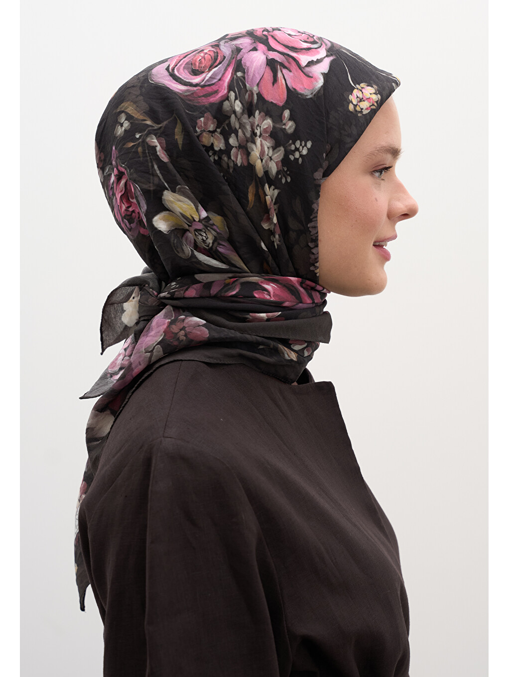 Kahverengi Mıdnıght Rose Desen Pamuklu Viskon Eşarp Acı Kahve-6