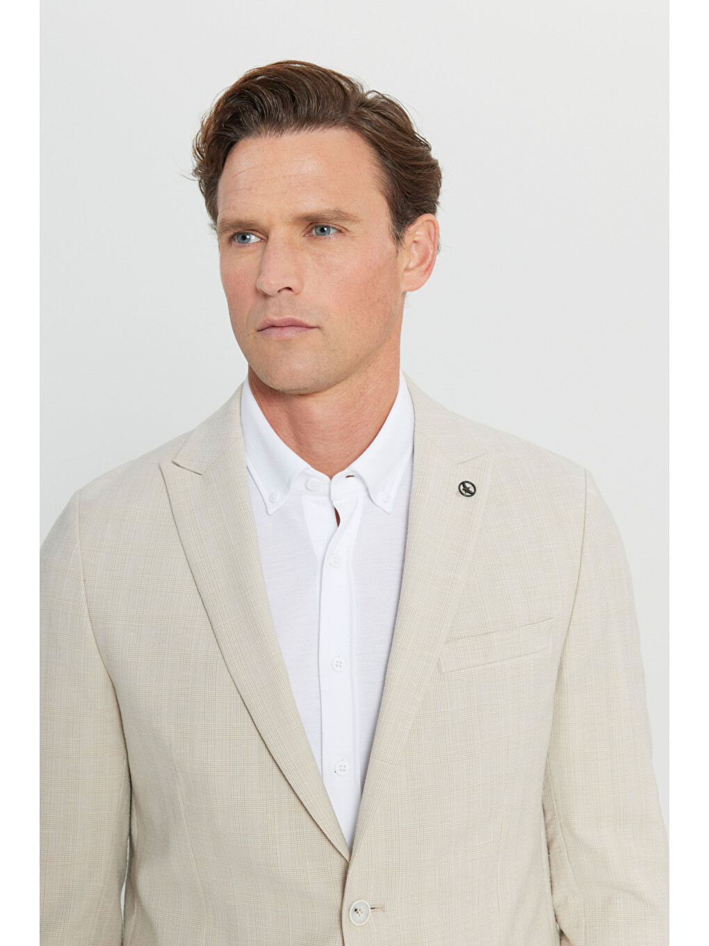 Erkek Bej Yünlü Slim Fit Kırlangıç Yaka Kapak Cepli Takım Elbise-4