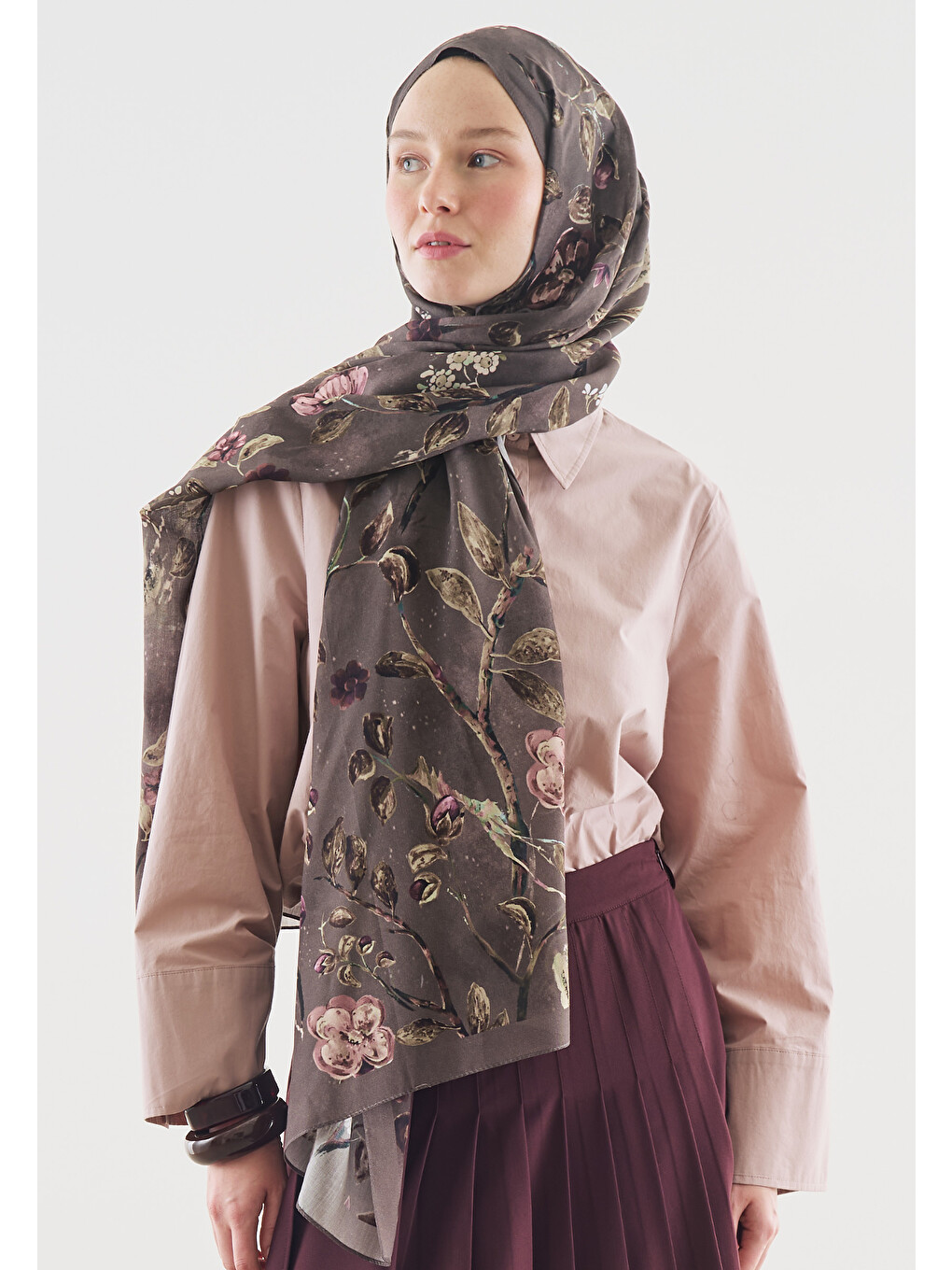 Gri Flower Rain Desenli Pamuk Viskon Şal Füme-1