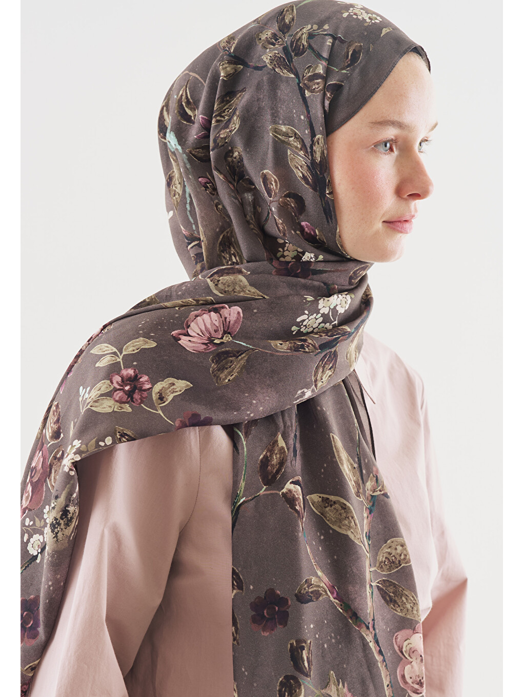 Gri Flower Rain Desenli Pamuk Viskon Şal Füme-3