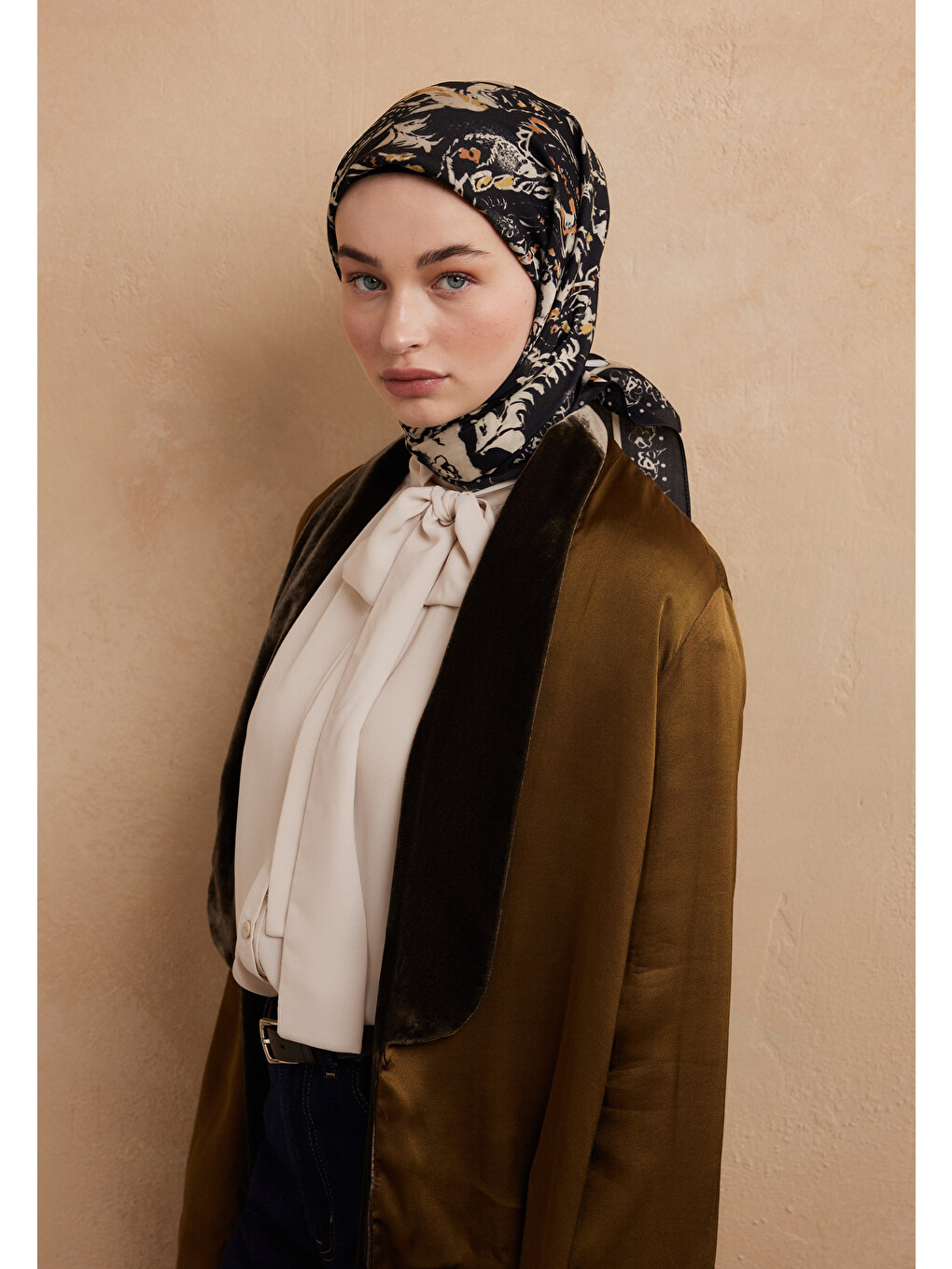 Floral Paısley Desen Pamuk İpek Eşarp Siyah-2