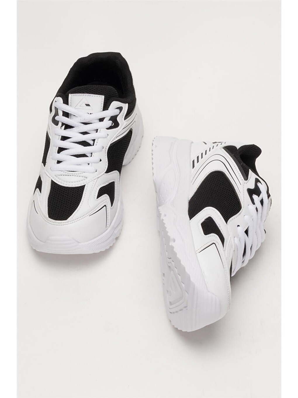 Unisex Faylon Taban Bağcıklı Spor Ayakkabı Beyaz Siyah-12