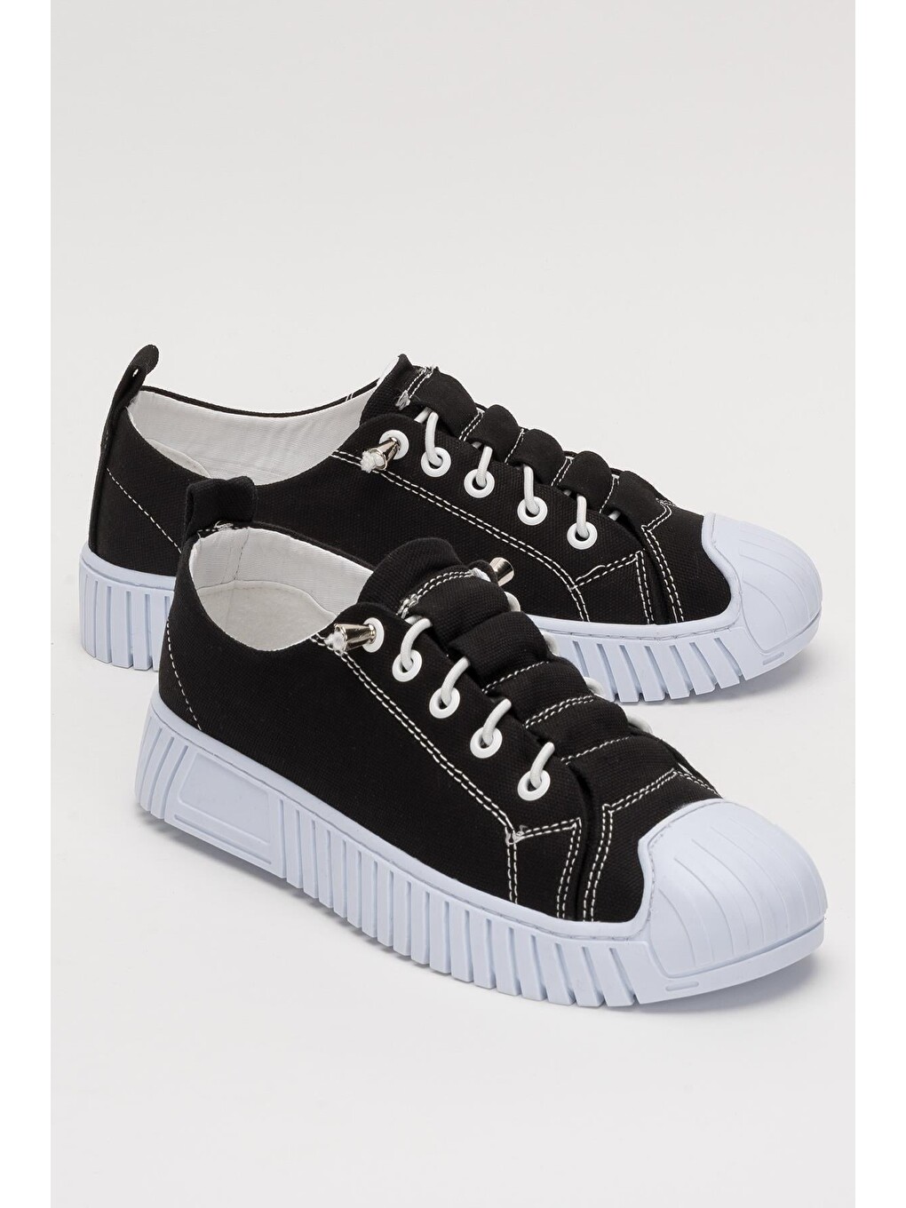 Unisex Kolay Giyilebilir Lastik Bağcıklı Spor Keten Sneaker Ayakkabı Siyah - Beyaz-1