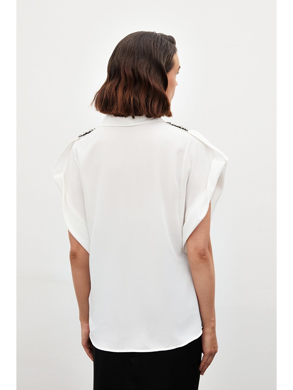 Omuz Aksesuarlı Kısa Kol Gömlek - Ekru-5