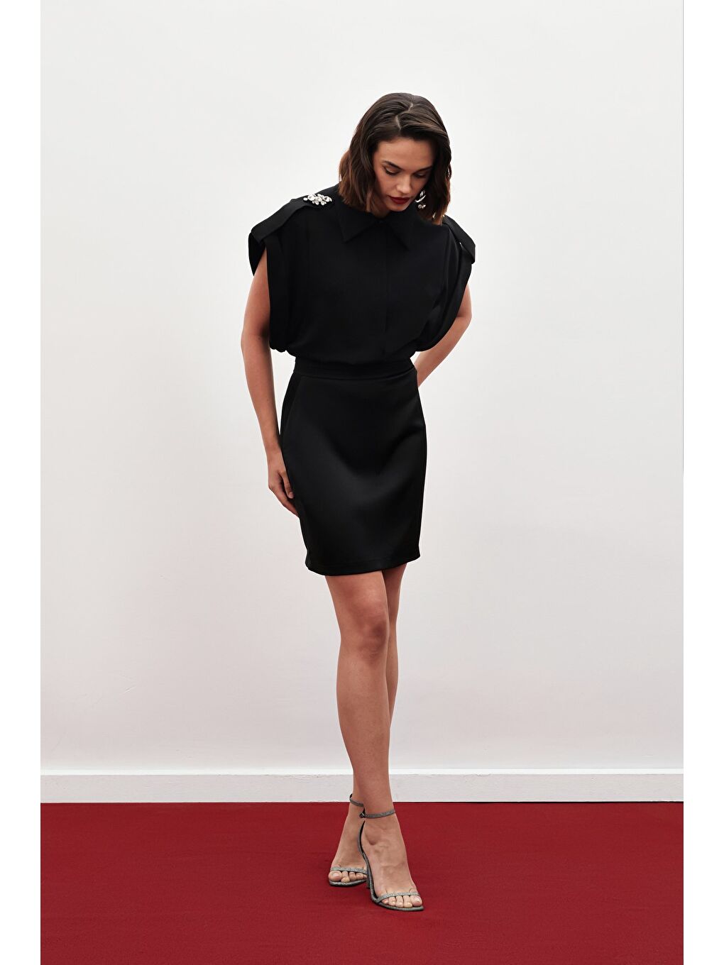 Omuz Aksesuarlı Kısa Kol Gömlek - Siyah-1