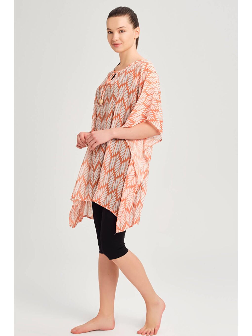 Yaka Bağlama Detaylı Turuncu Kısa Pareo 4050-1