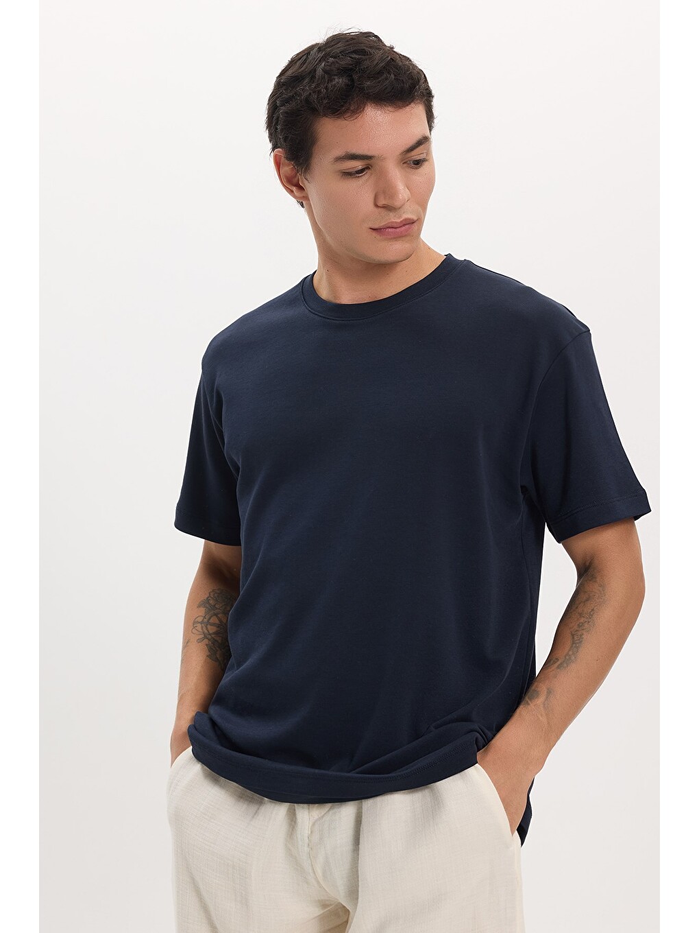 Unisex Relax Fit Rahat Kesim %100 Pamuk Yumuşak Dokulu Basic Bisiklet Yaka Lacivert Tişört-3