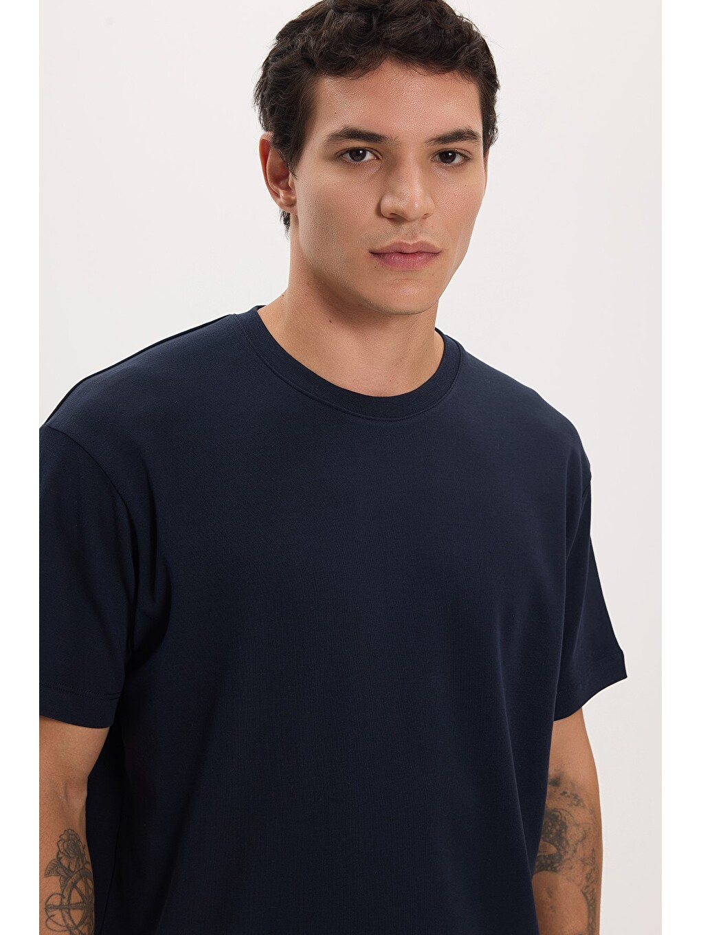 Unisex Relax Fit Rahat Kesim %100 Pamuk Yumuşak Dokulu Basic Bisiklet Yaka Lacivert Tişört-4