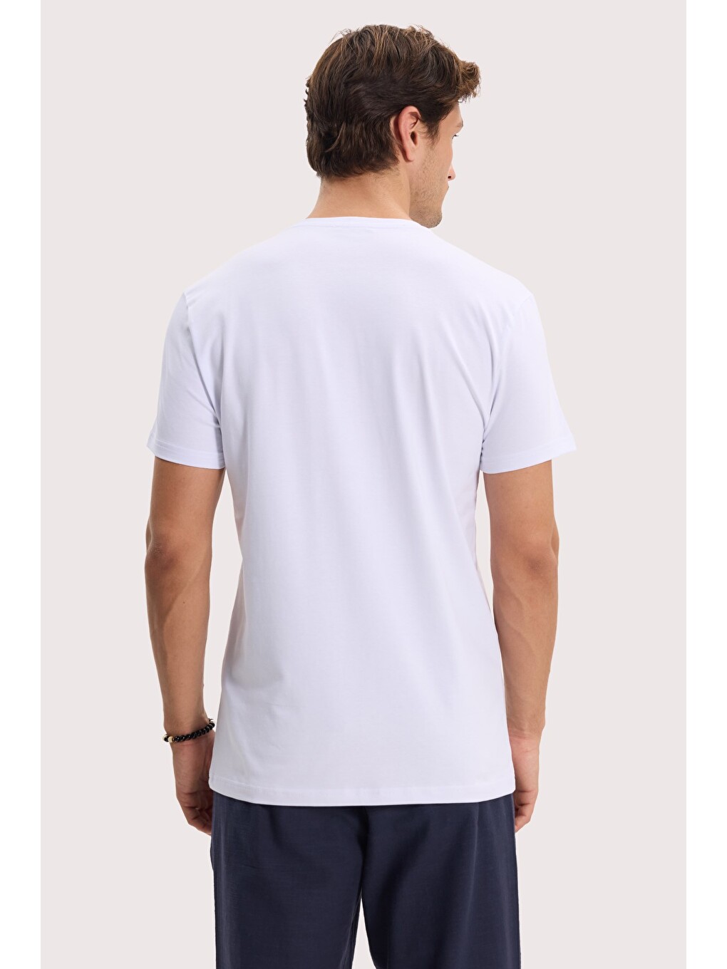 Beyaz Slim Fit V Yaka Düz Basıc Kısa Kol Tişört-7
