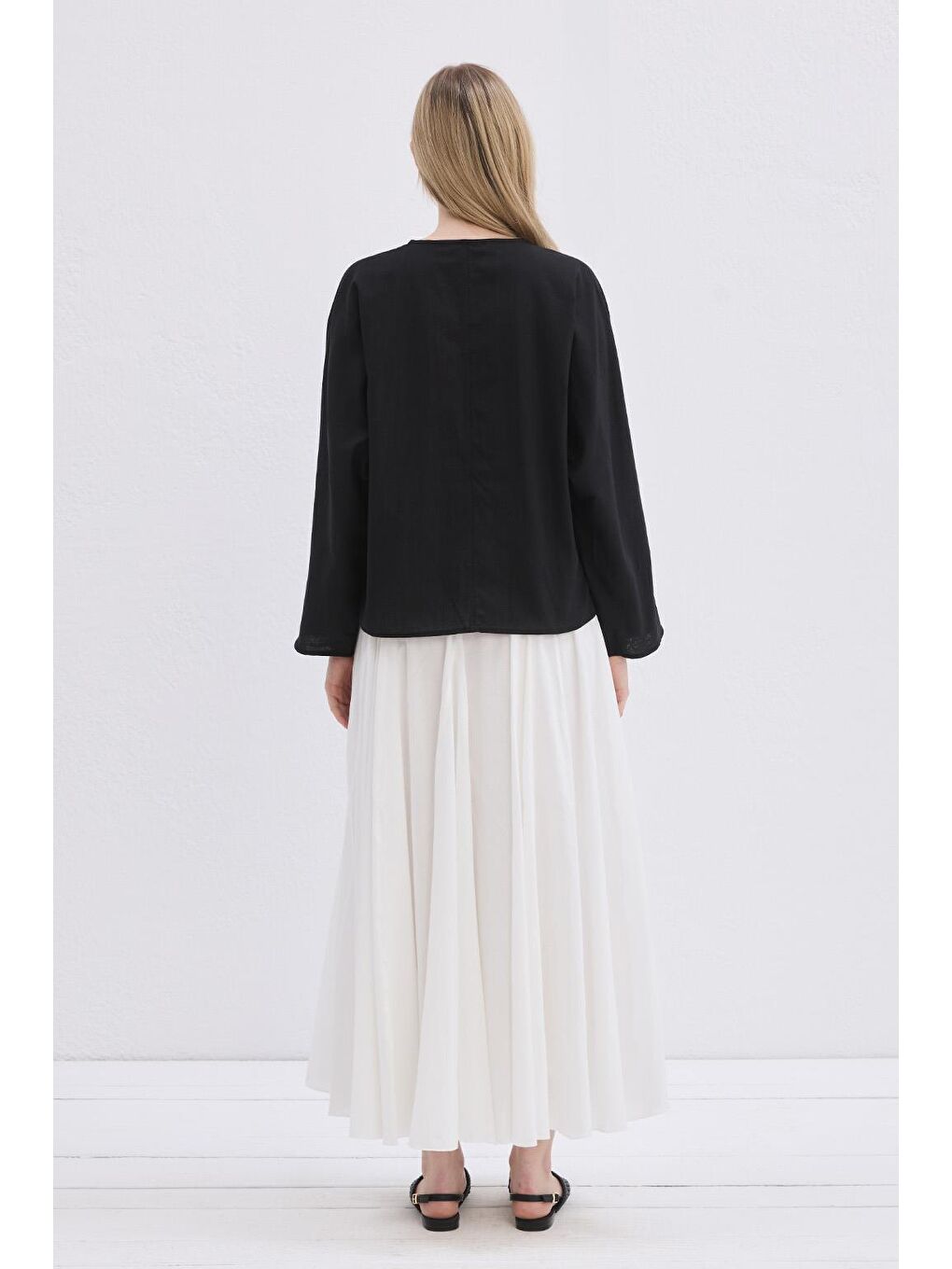 Açık Hakim Yaka Keten Gömlek Siyah-3