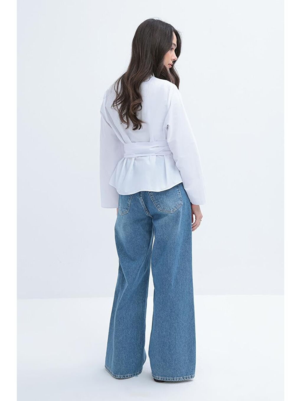 Beyaz-Kuşaklı Gizli Patlı Gömlek-3