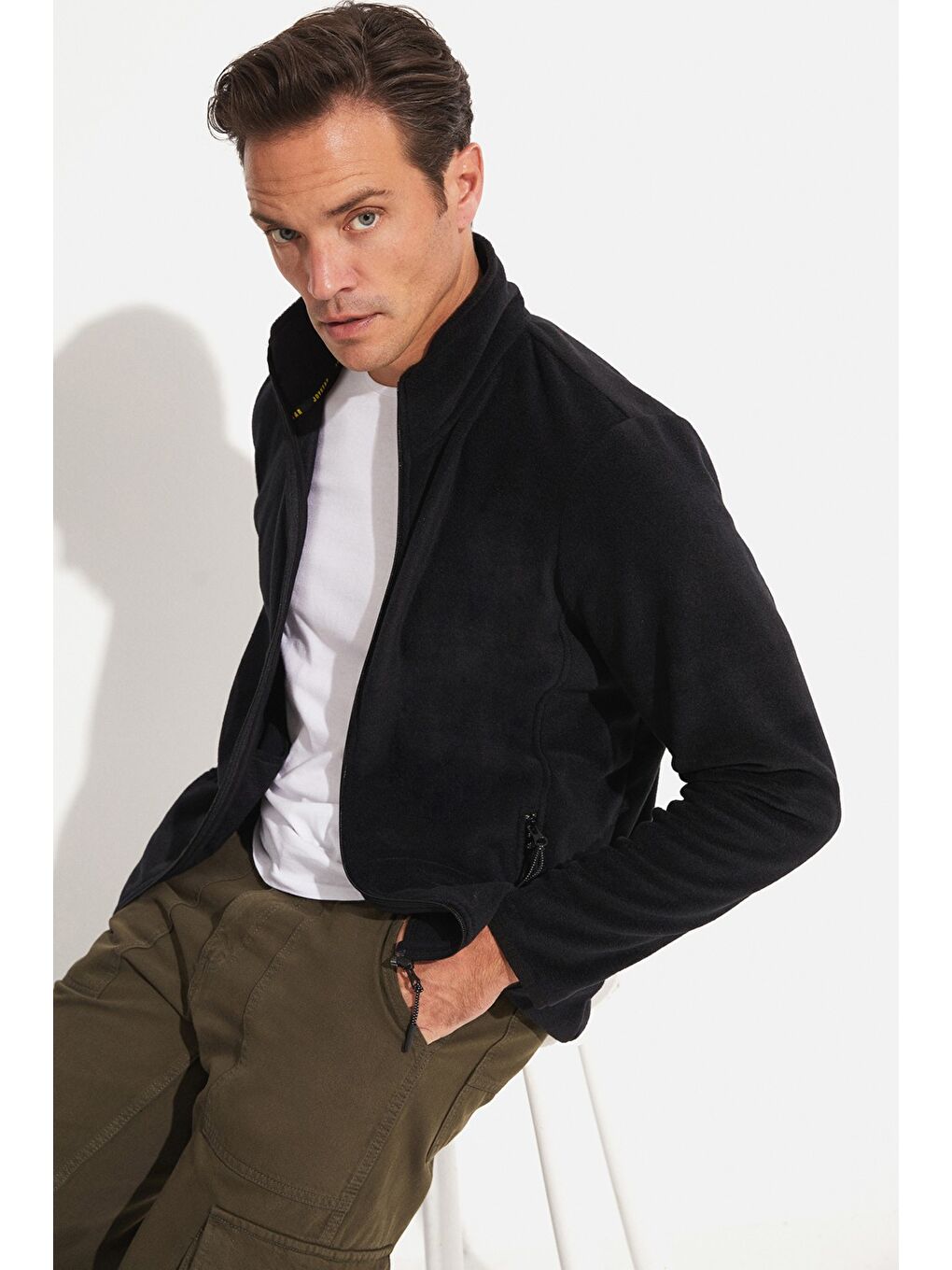 Siyah Erkek Regular Fit  Polar Fermuarlı Sweatshirt-4