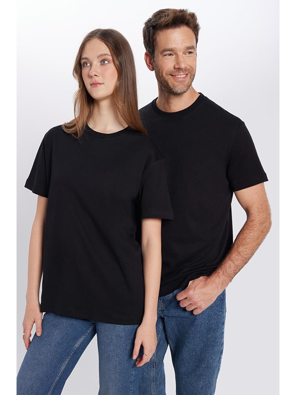 Unisex Relax Fit Rahat Kesim %100 Pamuk Yumuşak Dokulu Basic Bisiklet Yaka Siyah Tişört-5