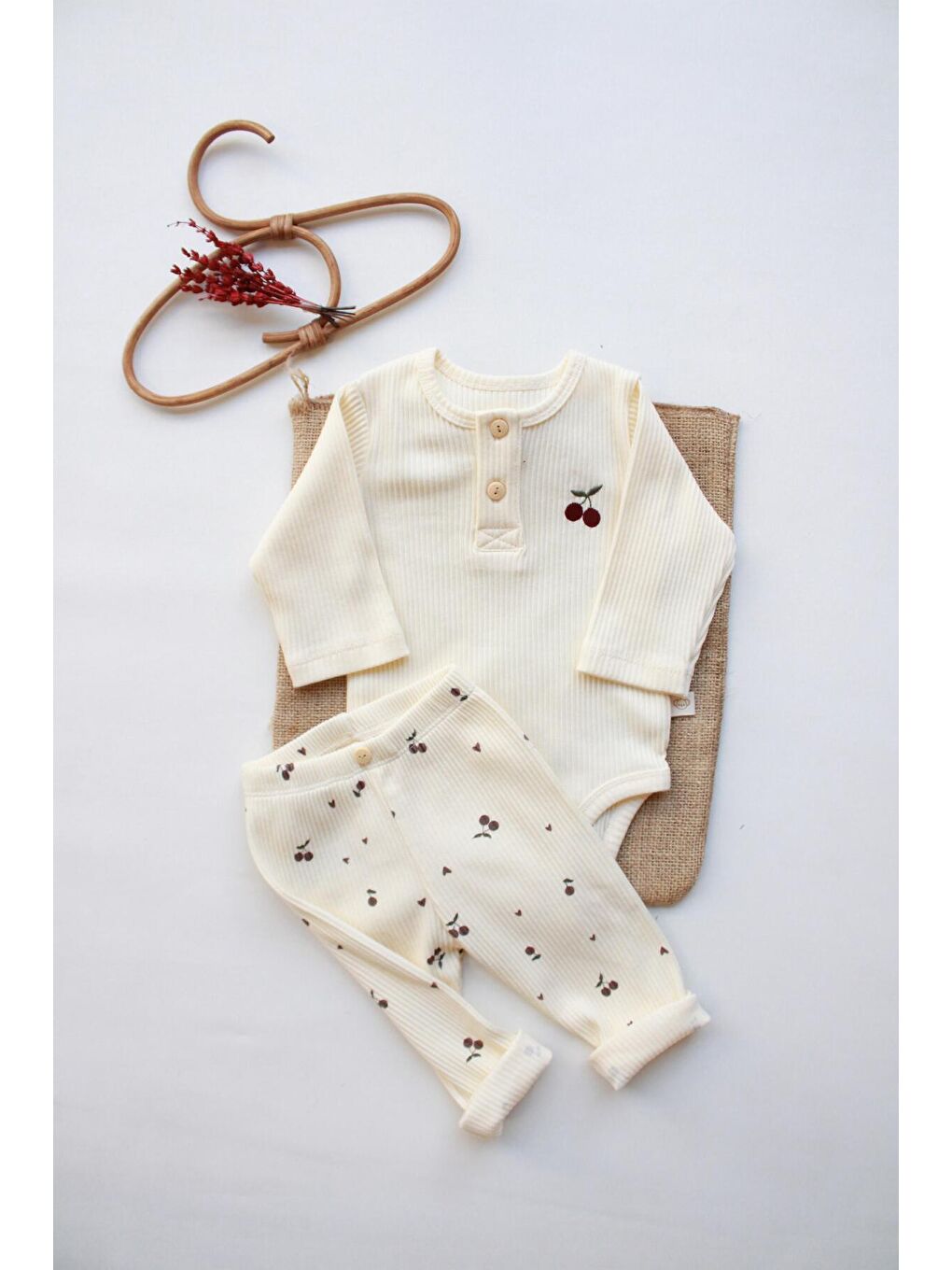 Ekru Kiraz Nakışlı Mona Serisi Uzun Kollu Body Tayt Set-6