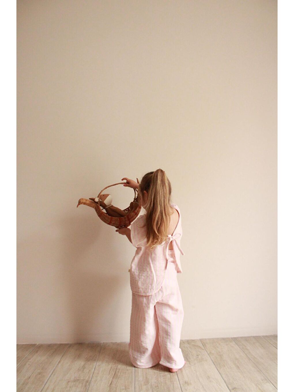 Pembe Çizgili Sırt Detaylı Müslin Takım-1