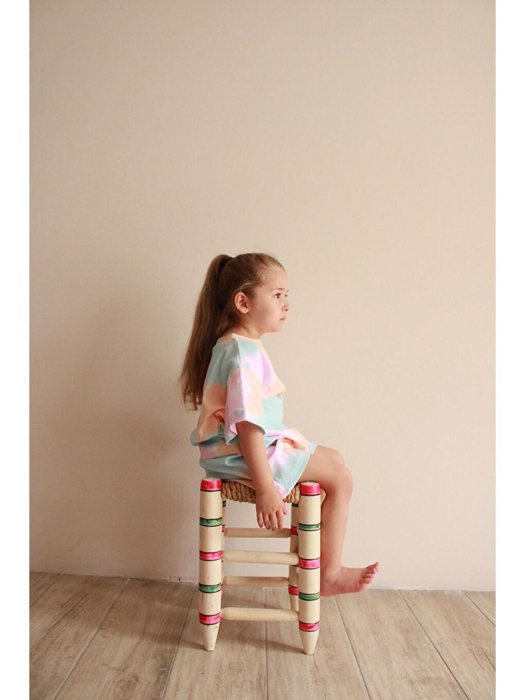 Bej Batik Desenli Kalp Nakışlı Şortlu Takım-5