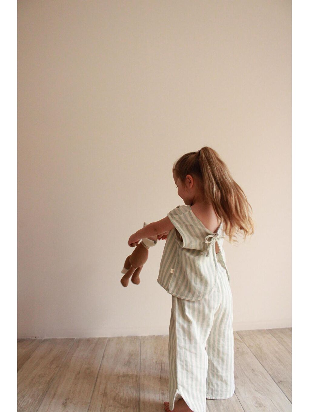 Yeşil Çizgili Sırt Detaylı Müslin Takım-4