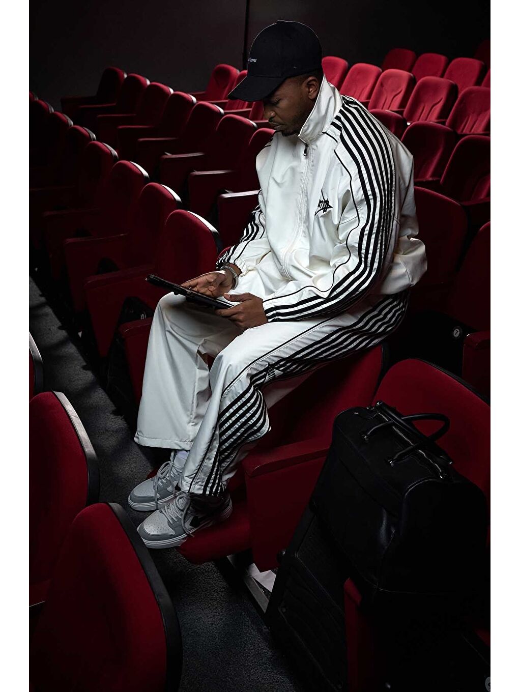 Erkek Relaxed Fit Şeritli Spor Eşofman Takımı Ekru-3