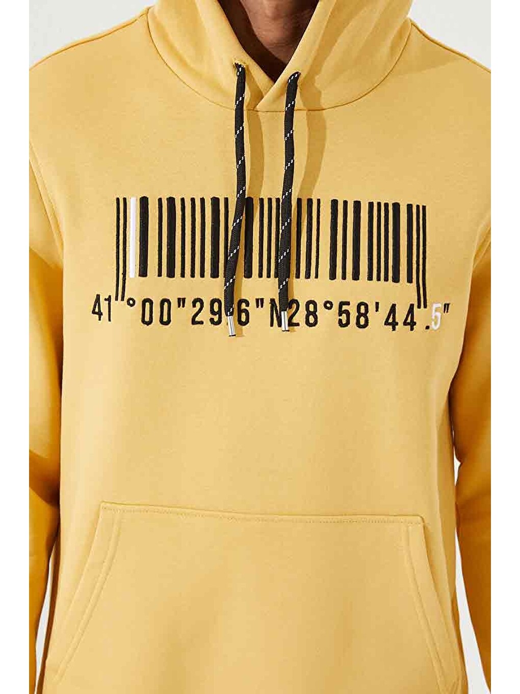 Sarı Hardal Nakışlı Kanguru Cep Standart Kalıp Kapüşonlu Erkek Hoodie - 87839-3