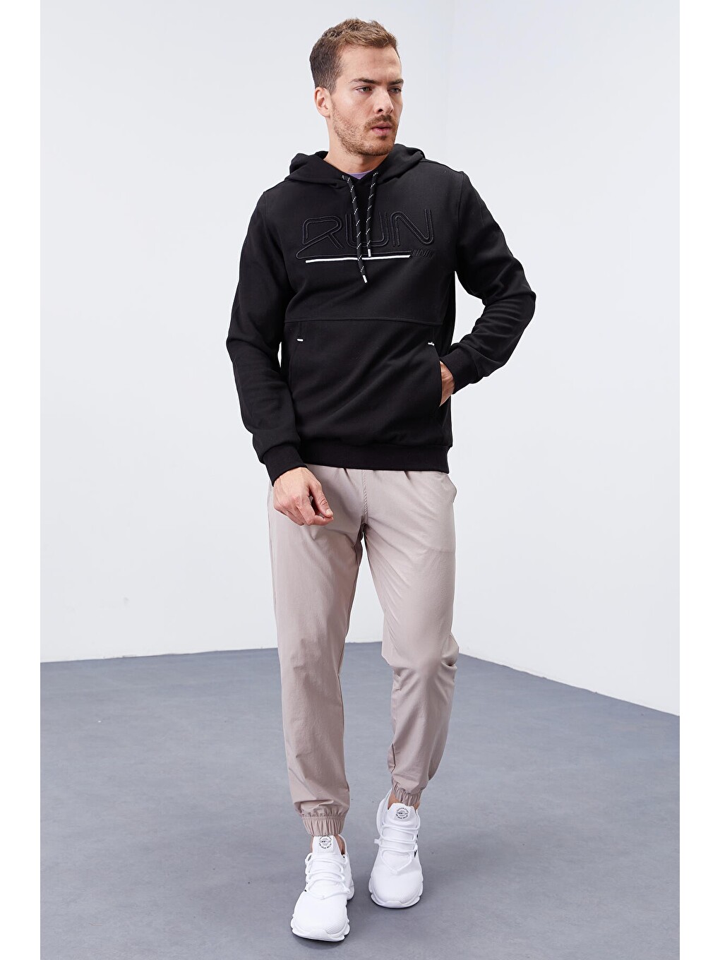 Siyah Yazı Nakışlı Standart Kalıp Kapüşonlu Erkek Hoodie - 87887-3