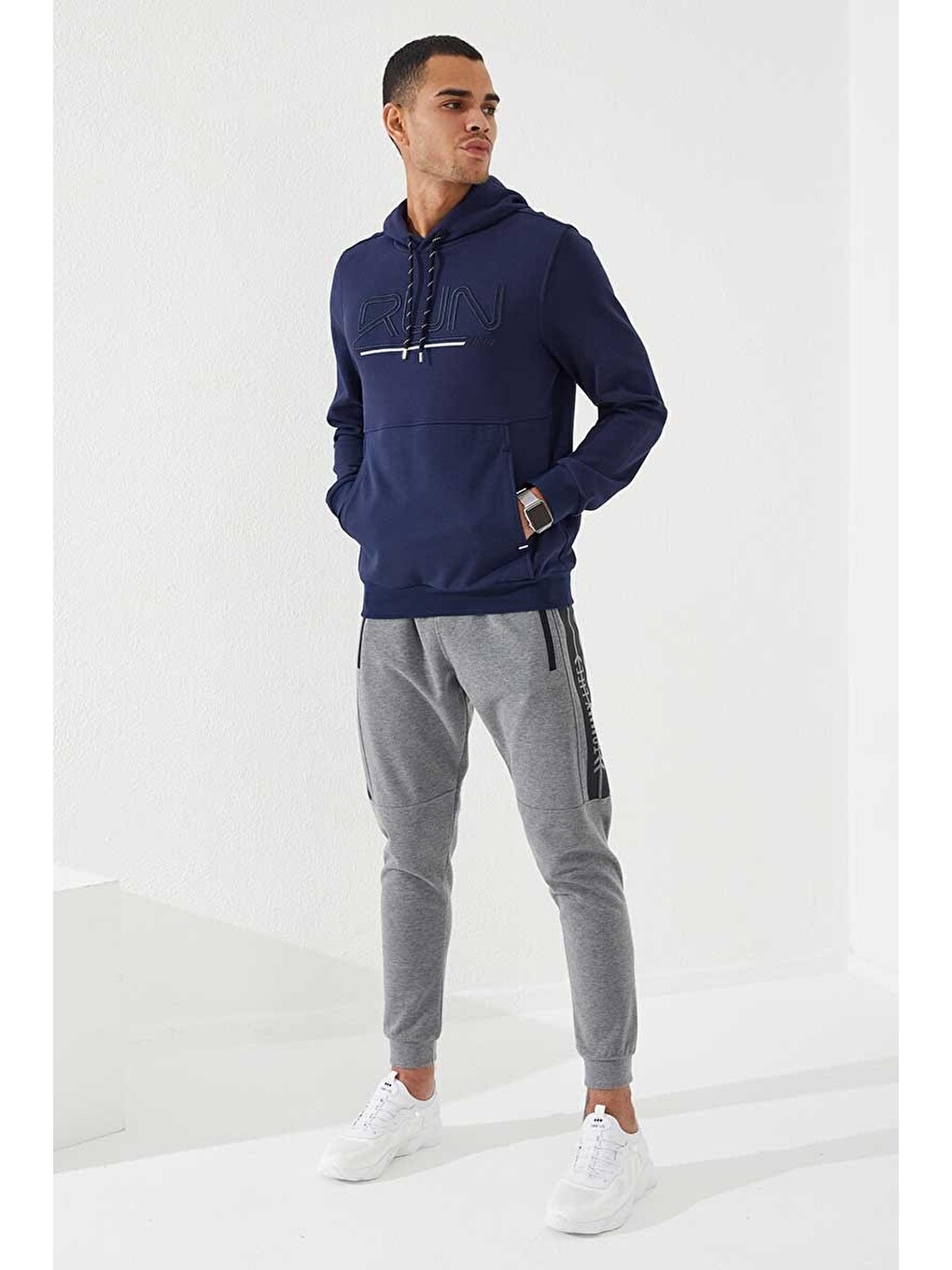 İndigo Yazı Nakışlı Standart Kalıp Kapüşonlu Erkek Hoodie - 87887-1
