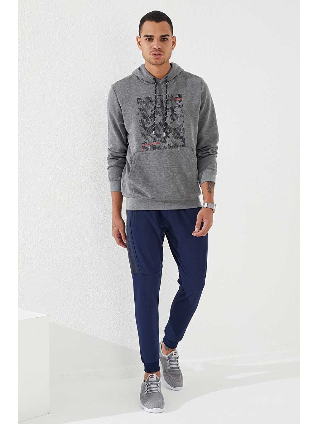 Gri Melanj Kamuflaj Desen Baskılı Standart Kalıp Kapüşonlu Erkek Hoodie - 87884-1
