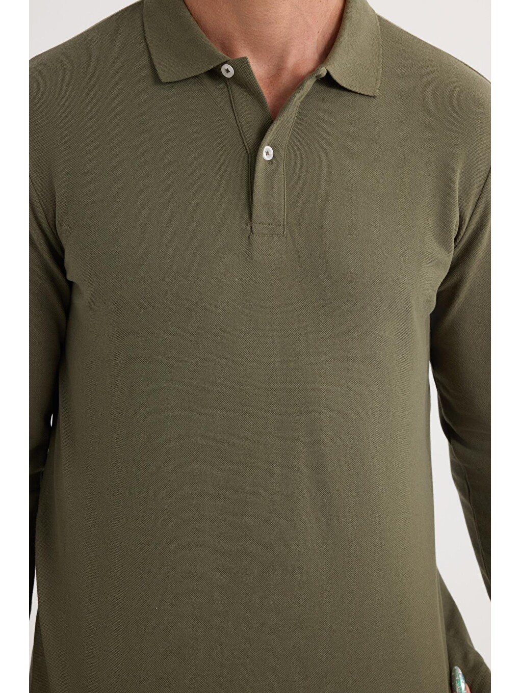 Erkek Standart Fit Pamuklu Yumuşak Dokulu Düz Pike Uzun Kollu Haki Polo Yaka Tişört-4
