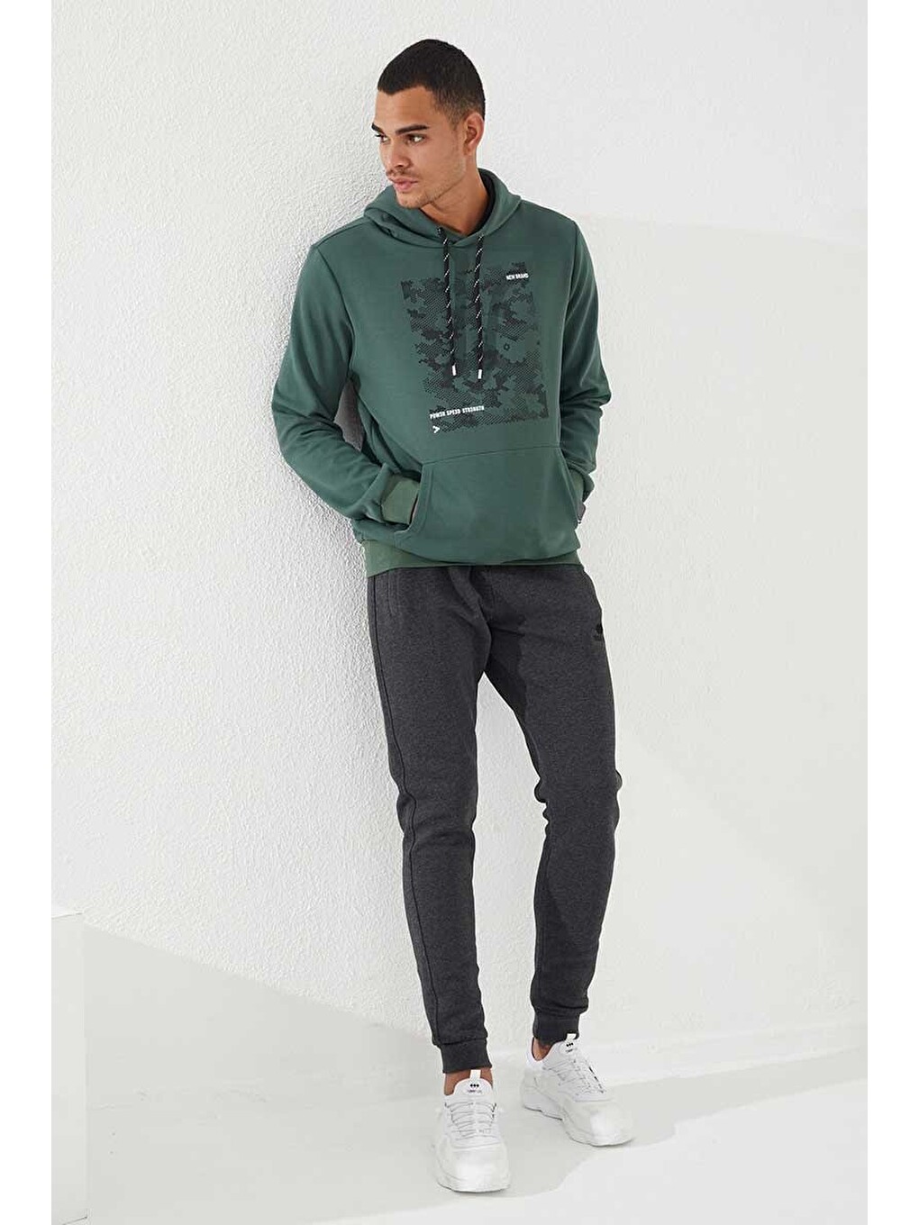 Yeşil Kamuflaj Desen Baskılı Standart Kalıp Kapüşonlu Erkek Hoodie - 87884-1