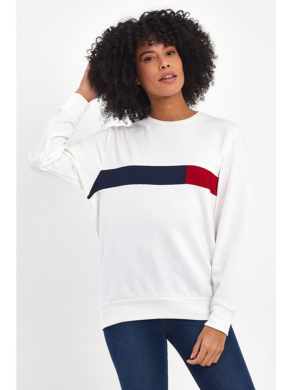 Ekru Kadın Bisiklet Yaka Rahat Kalıp 3 iplik Kalın Garnili Sweatshirt SPR24SWK35