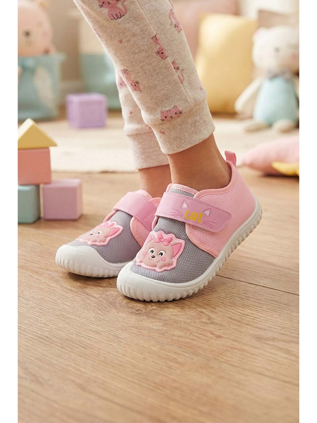 Gri Yazlık Kız Çocuk Rahat Taban Cırt Cırtlı Ayarlanabilir Keten Günlük Ayakkabı