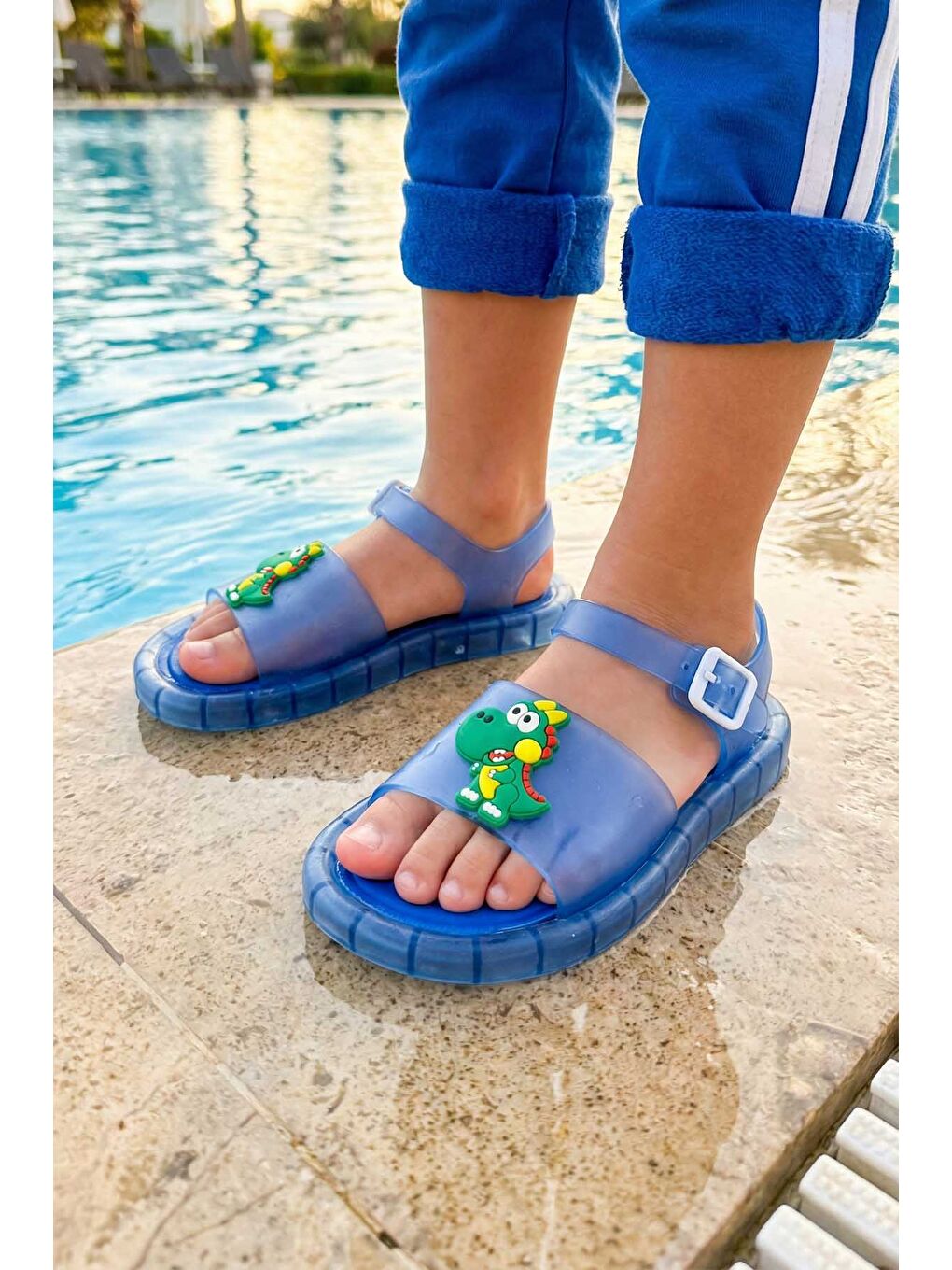 Mavi Yazlık Erkek Çocuk Suni Deri Işıklı Rahat Taban Ayarlanabilir Dino Sandalet