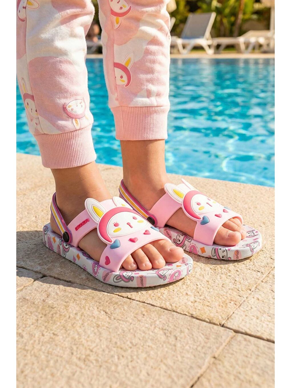 Pembe Yazlık Kız Çocuk Islak Zemine Uygun Lucky Girl Günlük Havuz Plaj Terlik-Sandalet