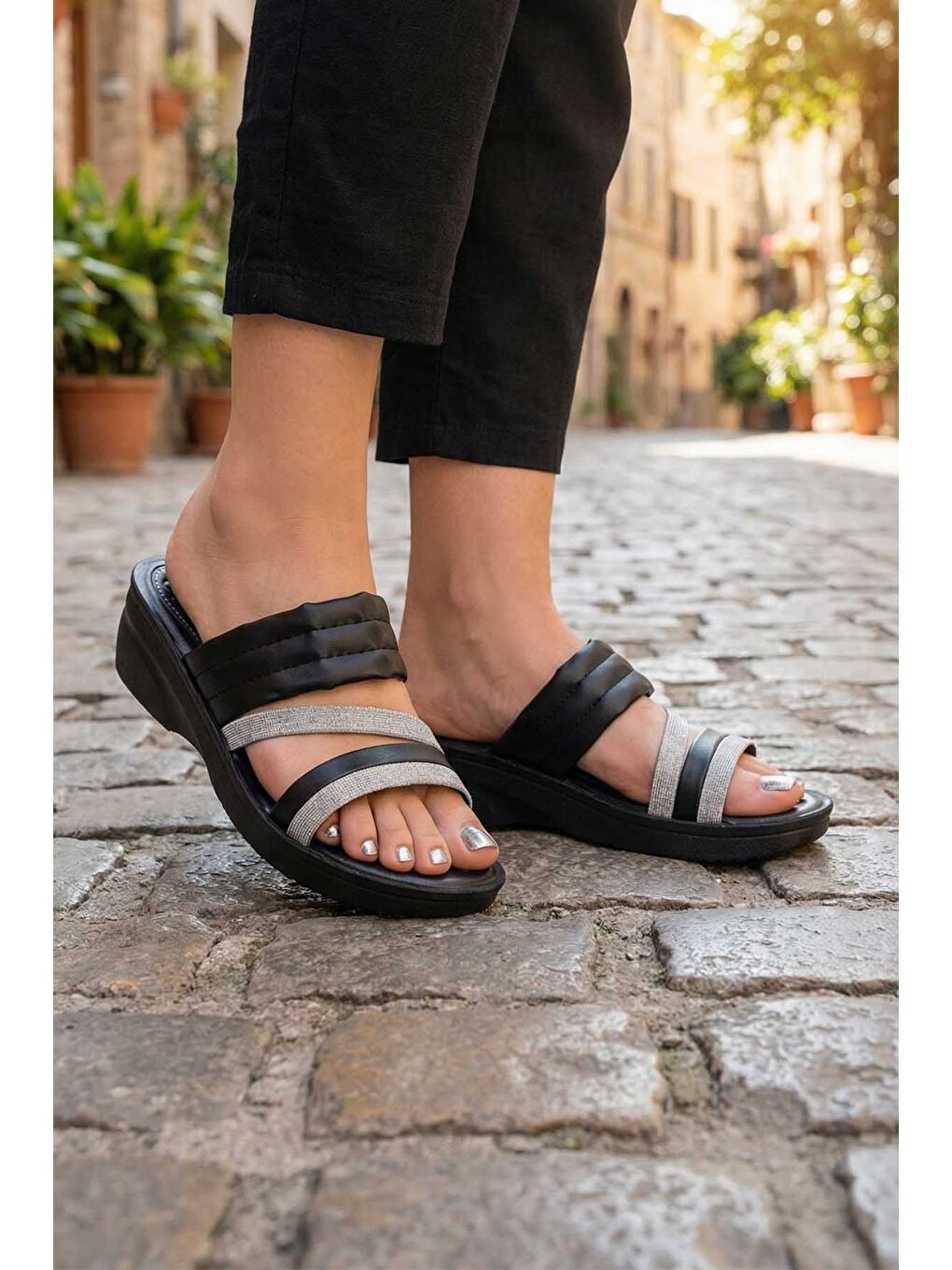 Siyah Yazlık Kadın Yüksek Topuk Anatomik Rahat Taban Günlük Terlik