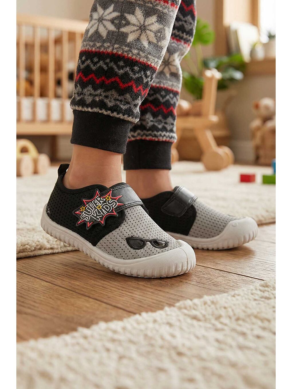 Gri Yazlık Keten Erkek Çocuk Ayarlanabilir Ayakkabı