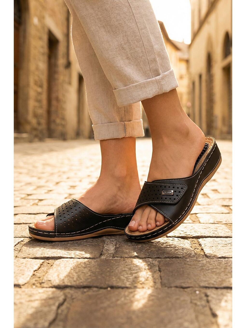 Siyah Yazlık Kadın Masaj Taban Terlik