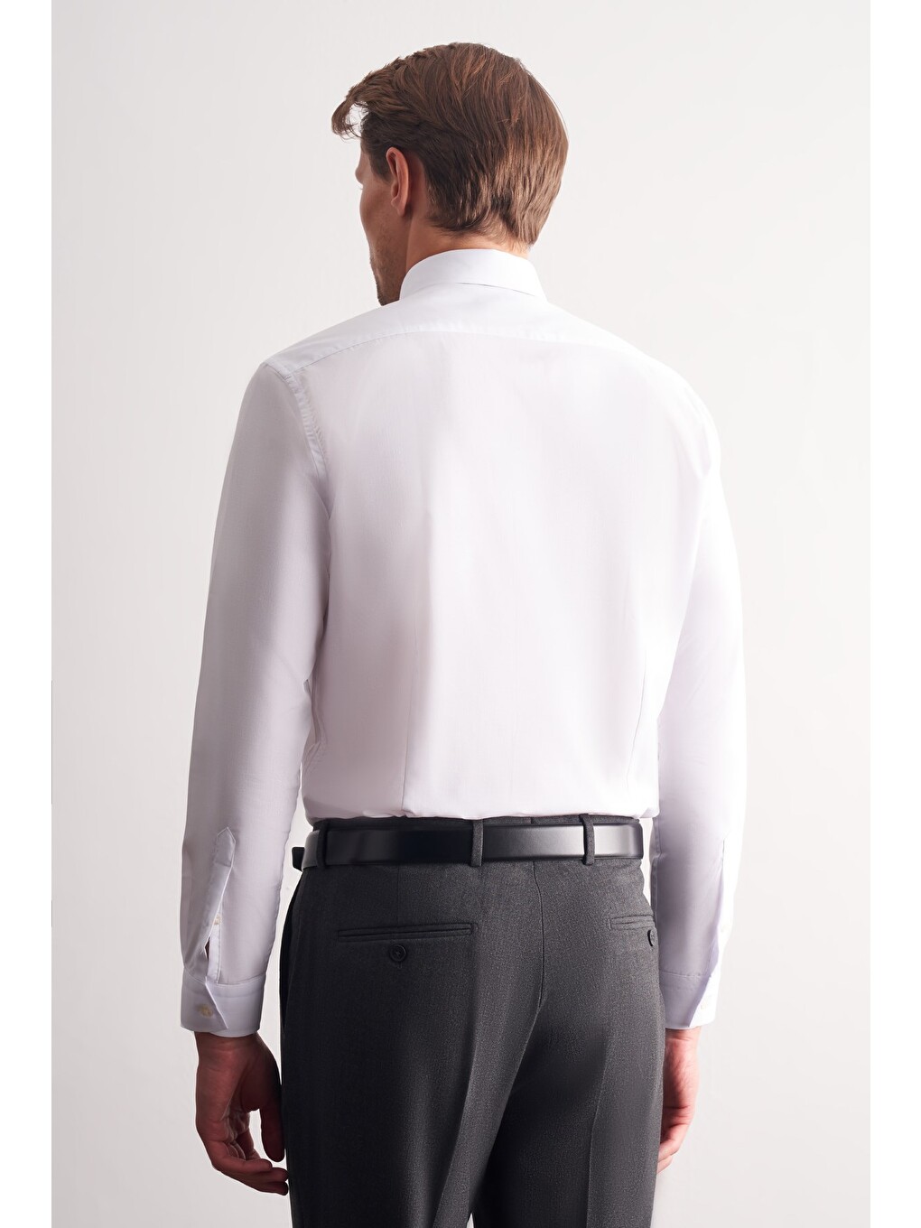 Beyaz Uzun Kol Sert Yaka Düz Pamuklu Slim Fit Gömlek 1004260057-4