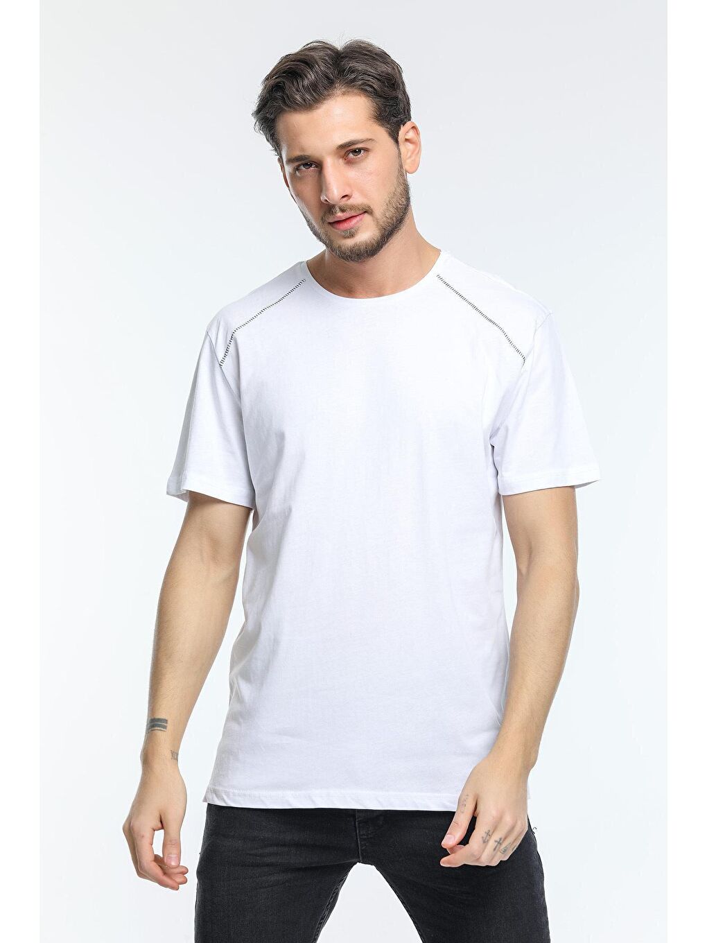 Beyaz Erkek Bisiklet Yaka Slim Fit Garnili Tişort SPR21Y02