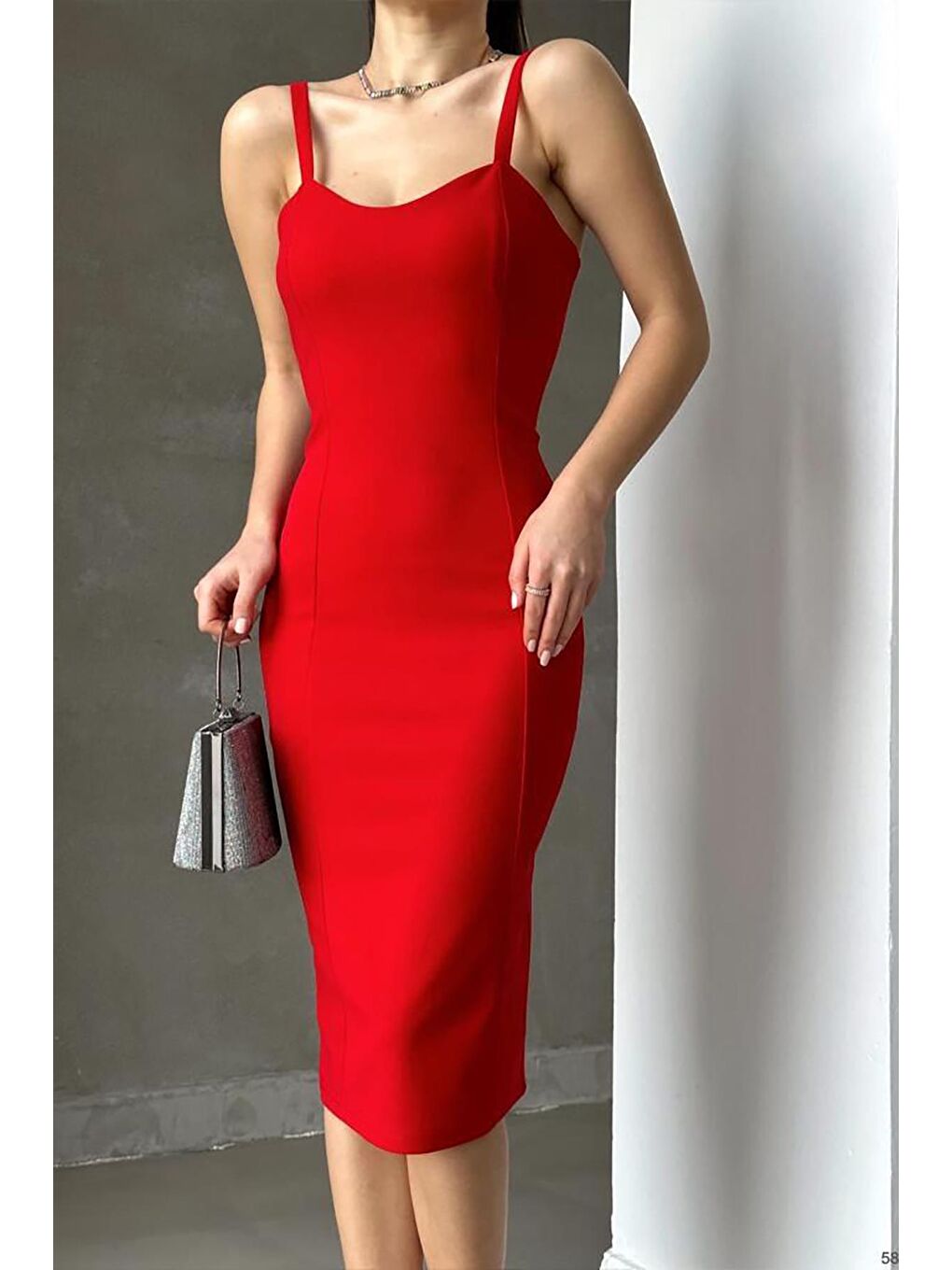 Kırmızı Kalp Yaka Kalın Askılı Krep Kumaş Kalem Elbise-1