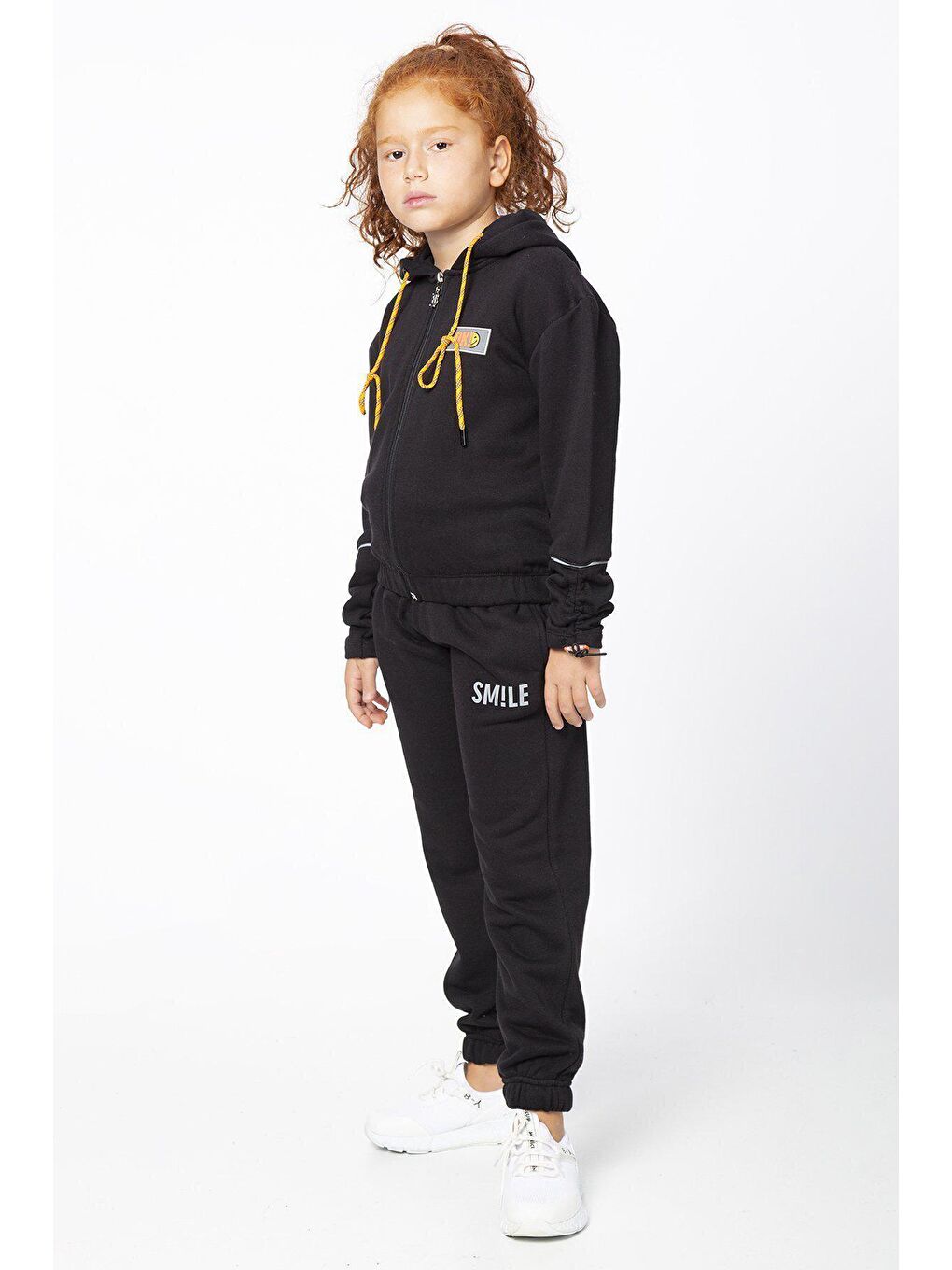 Siyah Nakış Detaylı Büzgü Kollu Kapüşonlu Kız Çocuk Eşofman Takımı-2