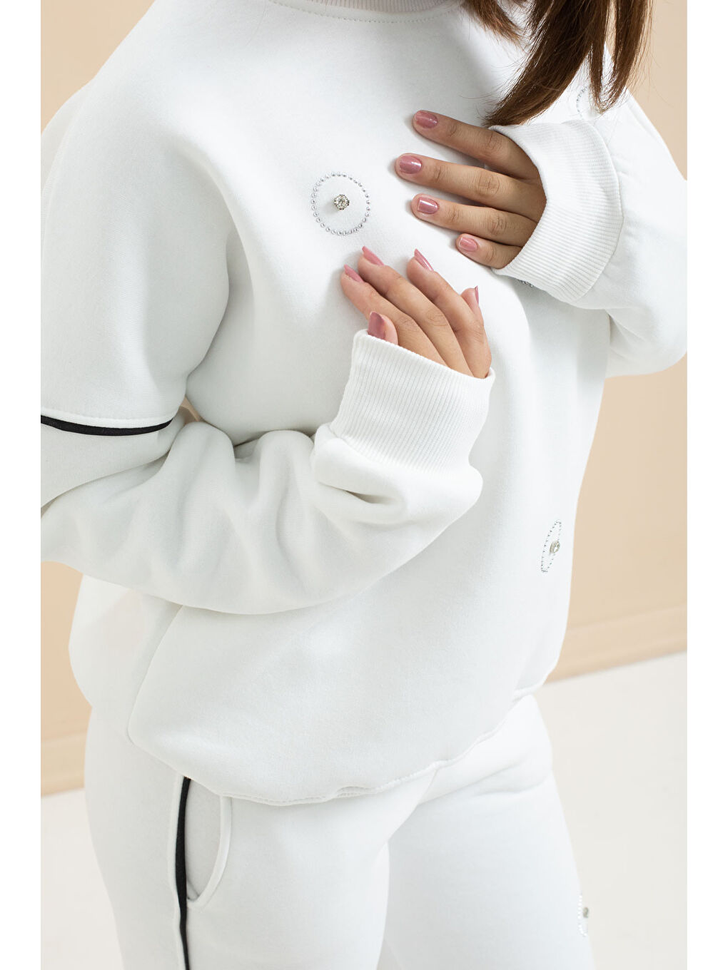 Beyaz Payet İşlemeli Şardonlu Kız Çocuk 2li Eşofman Takımı 21425-1