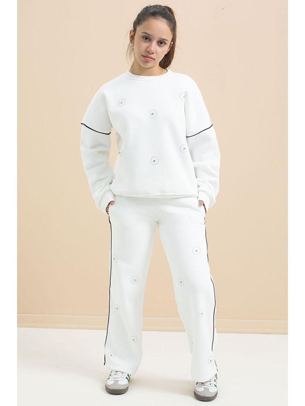 Beyaz Payet İşlemeli Şardonlu Kız Çocuk 2li Eşofman Takımı 21425-2