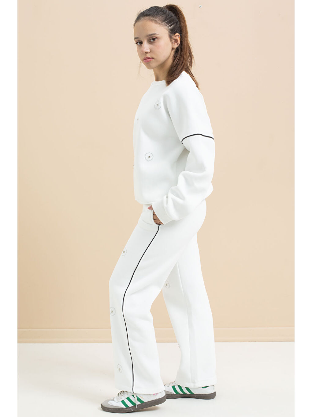 Beyaz Payet İşlemeli Şardonlu Kız Çocuk 2li Eşofman Takımı 21425-4