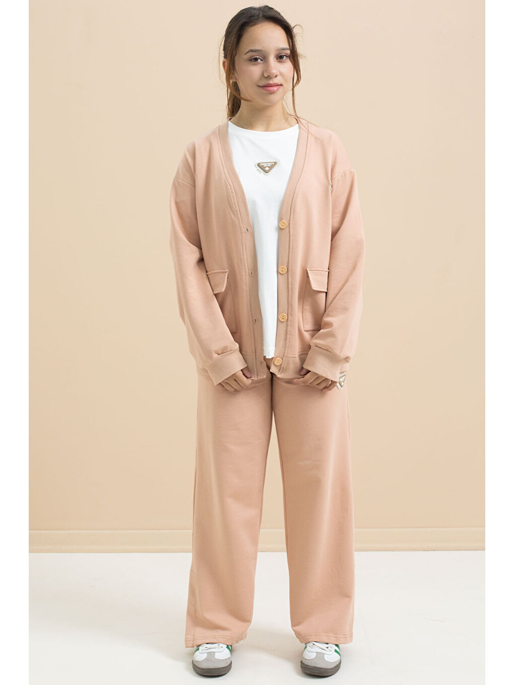 Bej Logo Detaylı Düğmeli Hırkalı kız Çocuk Yırtmaçlı 3'lü Atl-Üst Takım 21377-4